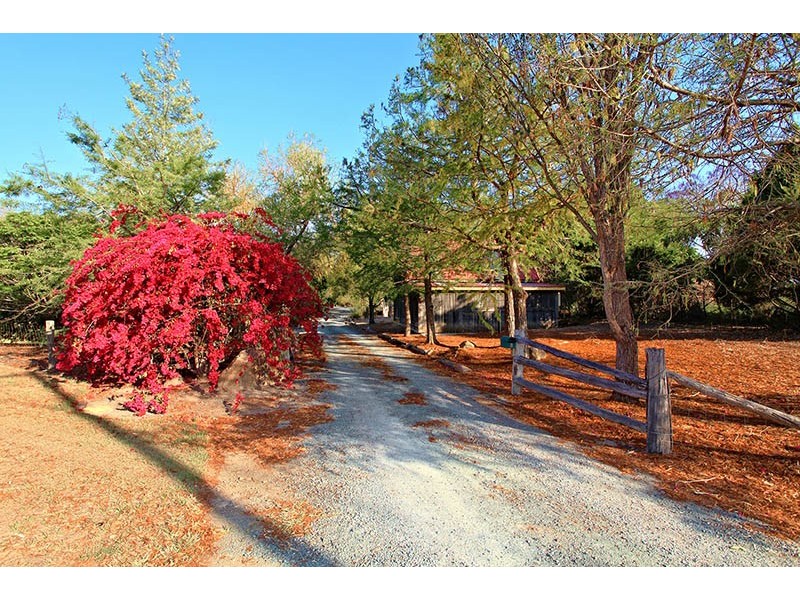 8 Greenwood Crescent, Samford Valley QLD 4520