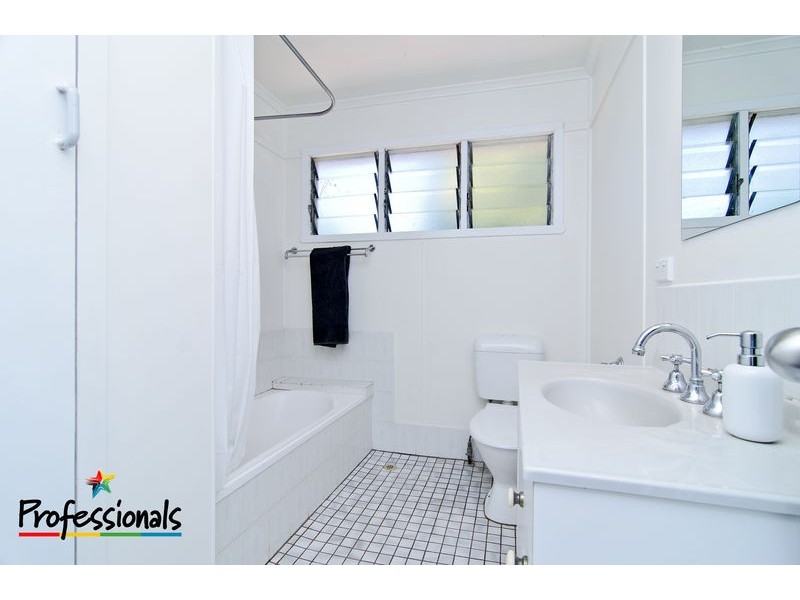 314 Kitchener Road, Stafford Heights QLD 4053