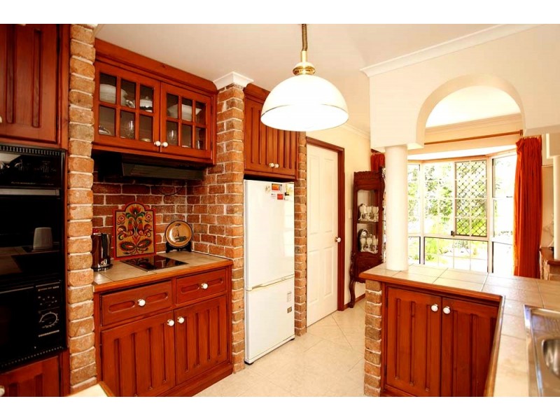 41 Leonarda Drive, Ferny Hills QLD 4055