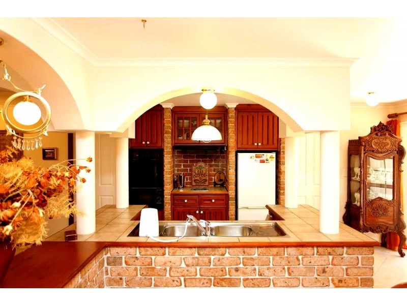 41 Leonarda Drive, Ferny Hills QLD 4055