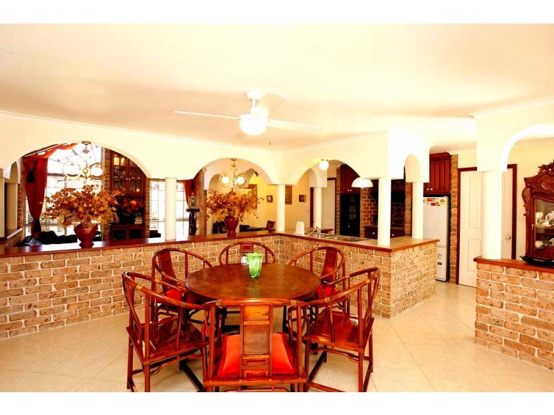 41 Leonarda Drive, Ferny Hills QLD 4055