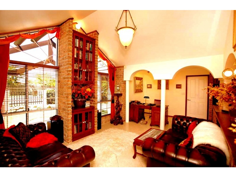 41 Leonarda Drive, Ferny Hills QLD 4055