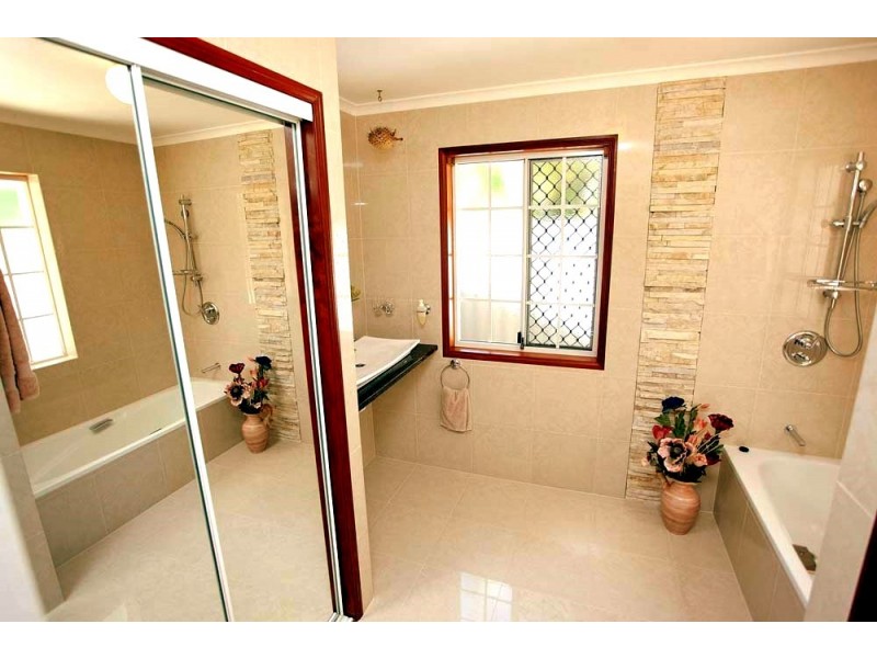 41 Leonarda Drive, Ferny Hills QLD 4055