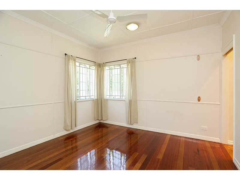 27 Byth Street, Stafford QLD 4053