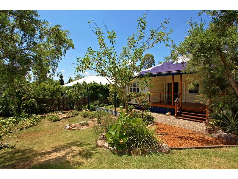 27 Byth Street, Stafford QLD 4053