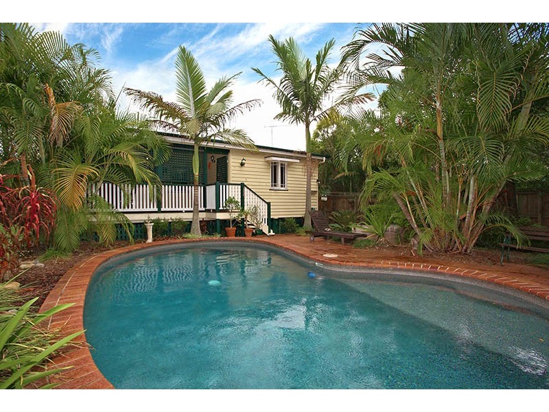 32 Grange Road, Grange QLD 4051