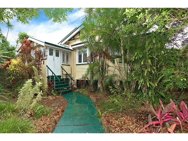 32 Grange Road, Grange QLD 4051