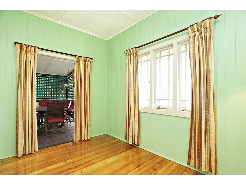 32 Grange Road, Grange QLD 4051