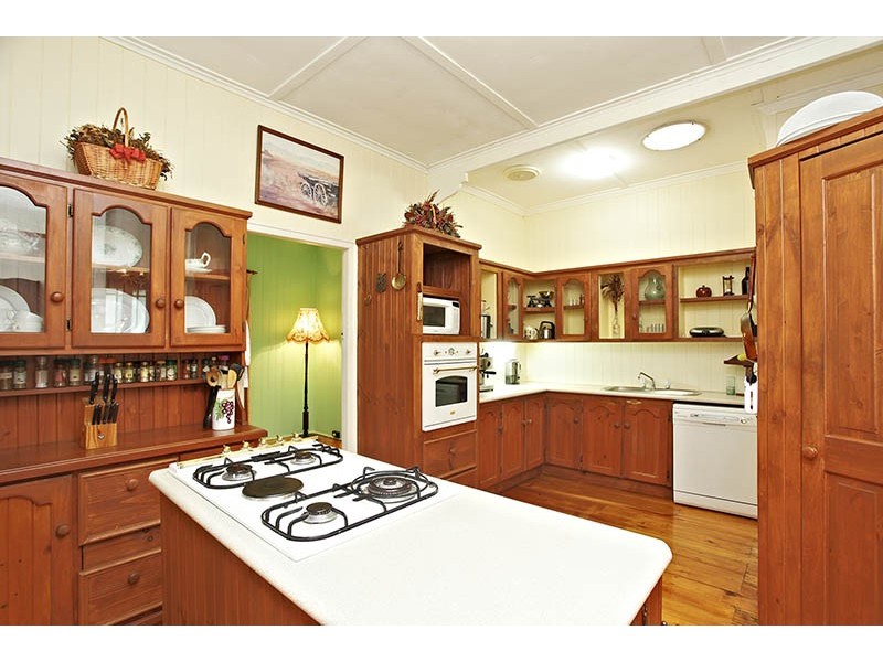 32 Grange Road, Grange QLD 4051