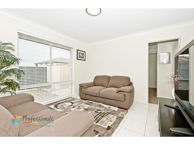 13 Rolland Parade, Warner QLD 4500