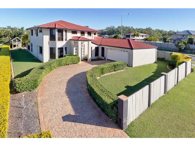 2 Hillenvale Avenue, Arana Hills QLD 4054