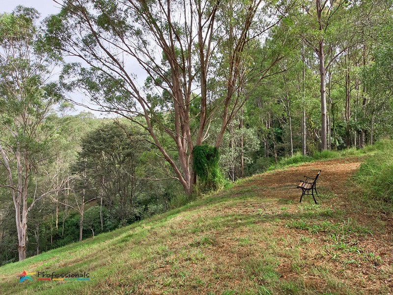 221 McLean Road South, Camp Mountain QLD 4520