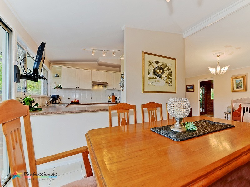 221 McLean Road South, Camp Mountain QLD 4520