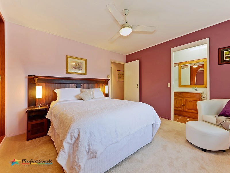 221 McLean Road South, Camp Mountain QLD 4520