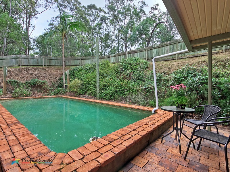 221 McLean Road South, Camp Mountain QLD 4520