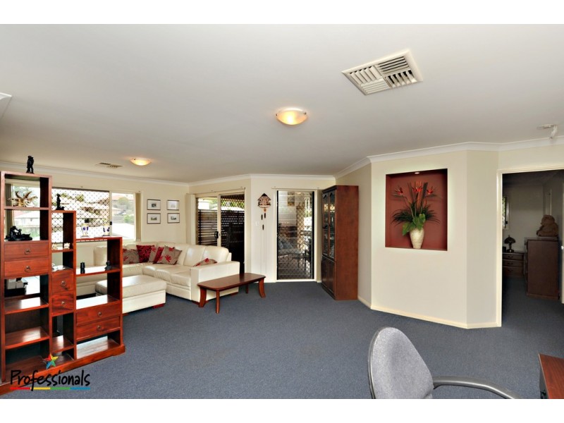 1 Lowai Court, Albany Creek QLD 4035