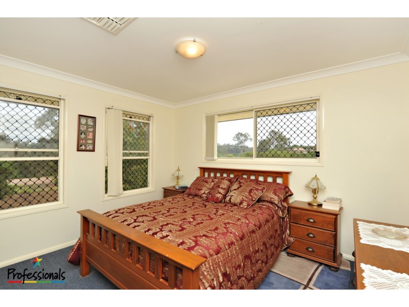 1 Lowai Court, Albany Creek QLD 4035