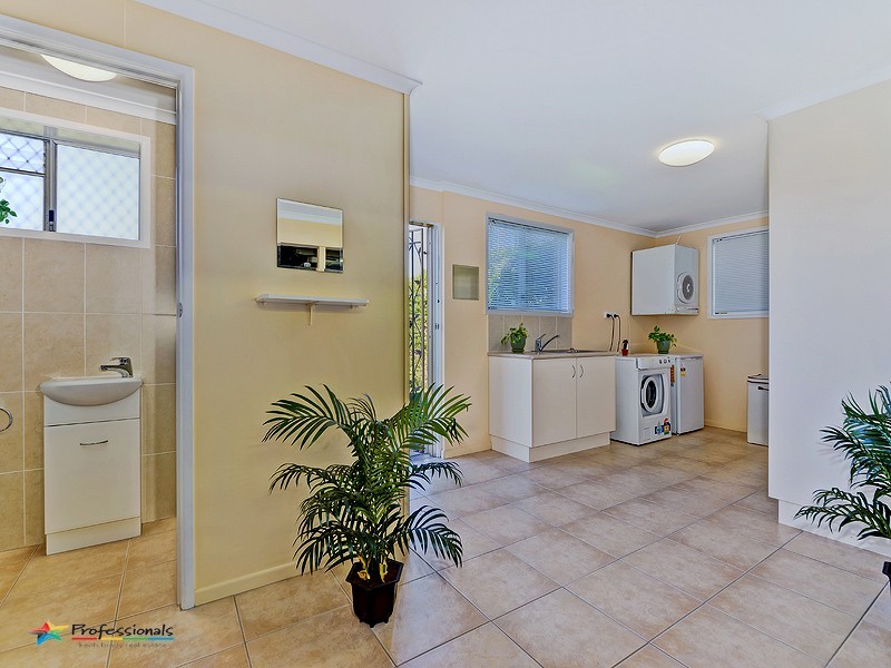 28 Raglass Street, Everton Park QLD 4053