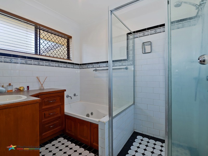 10 Santa Cruz Street, Bray Park QLD 4500