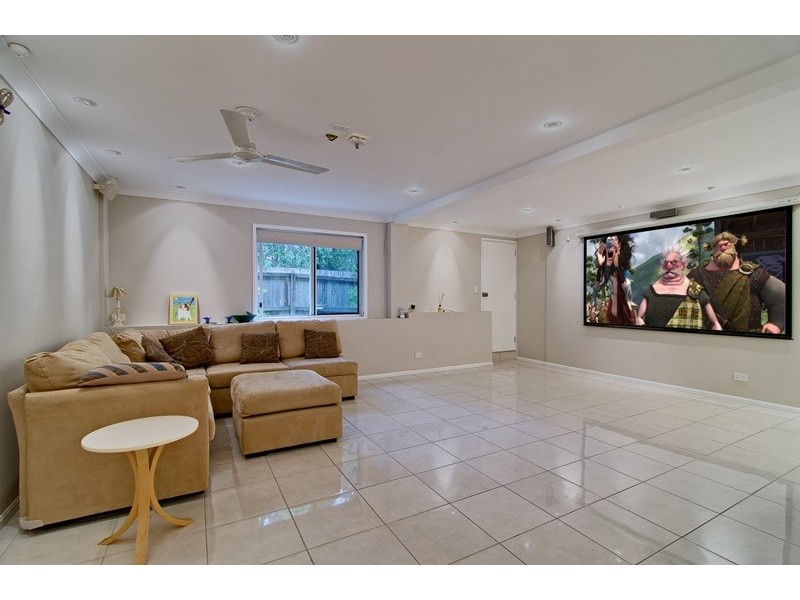 10 Amanda Place, Bridgeman Downs QLD 4035