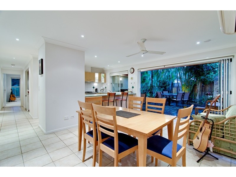 10 Amanda Place, Bridgeman Downs QLD 4035