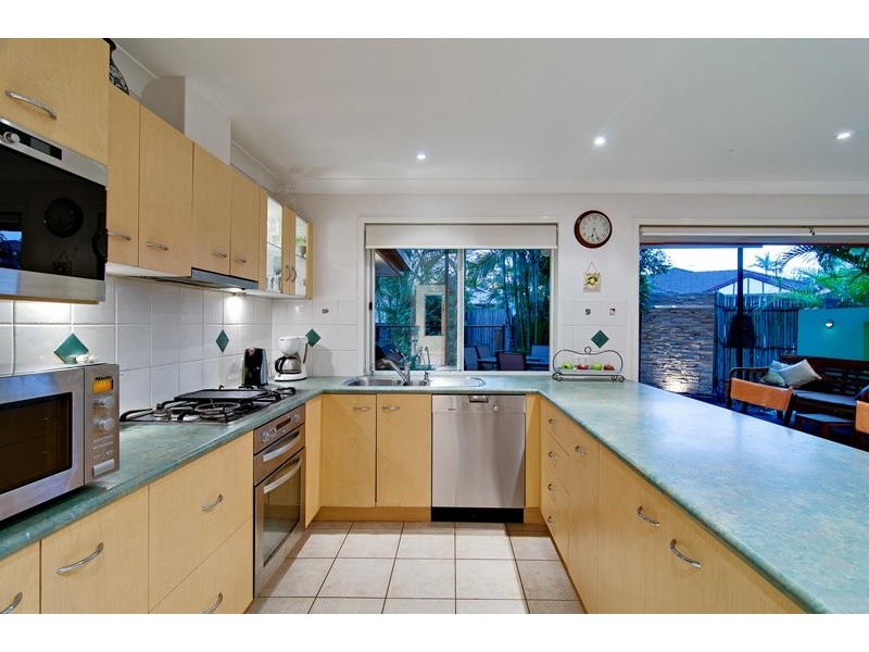 10 Amanda Place, Bridgeman Downs QLD 4035