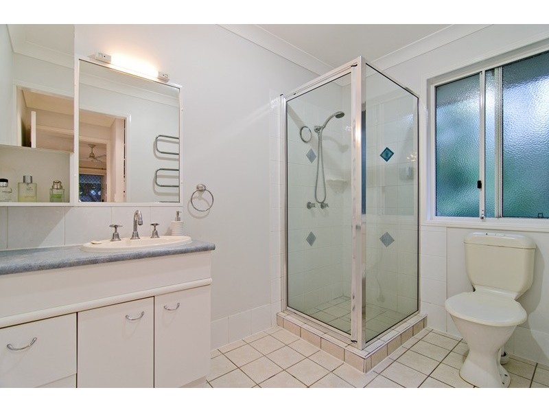 10 Amanda Place, Bridgeman Downs QLD 4035