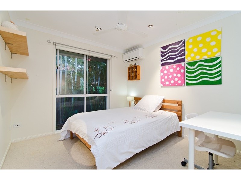 10 Amanda Place, Bridgeman Downs QLD 4035