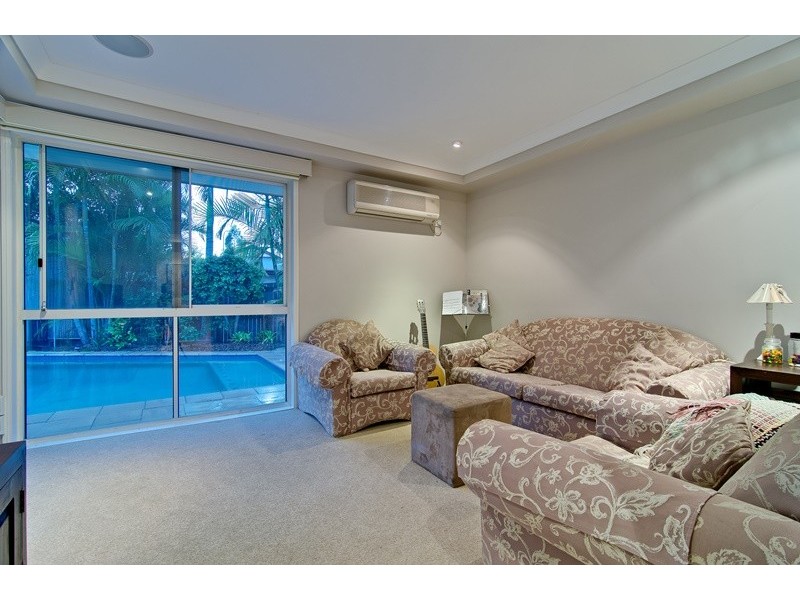 10 Amanda Place, Bridgeman Downs QLD 4035