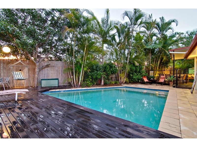 10 Amanda Place, Bridgeman Downs QLD 4035
