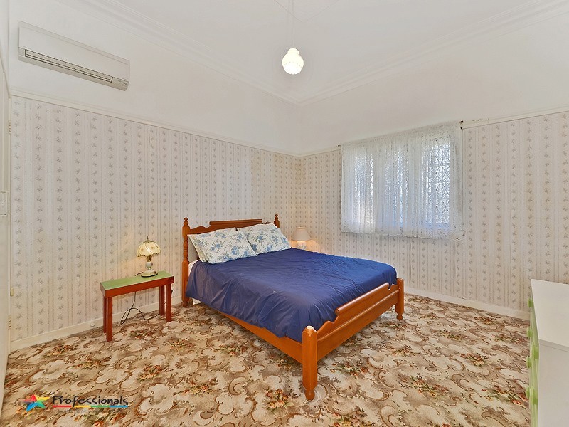 110 Akonna Street, Wynnum QLD 4178