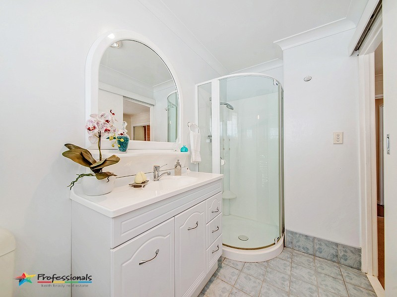 33 Raglass Street, Everton Park QLD 4053