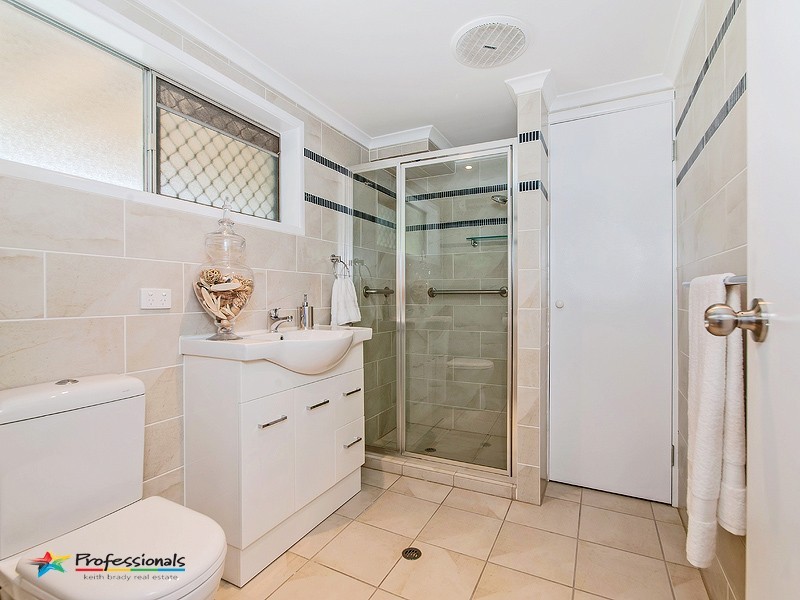 33 Raglass Street, Everton Park QLD 4053