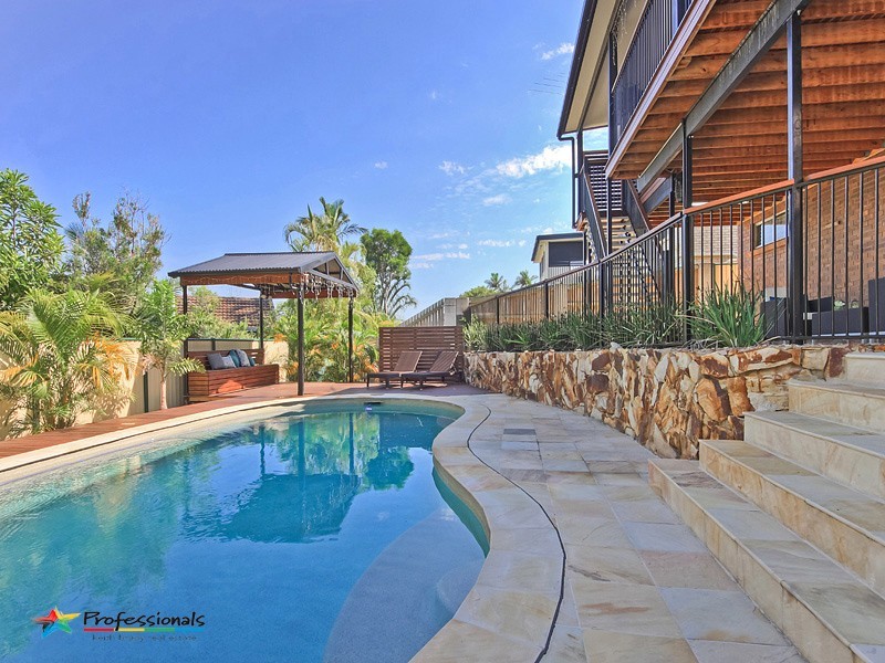 33 Raglass Street, Everton Park QLD 4053