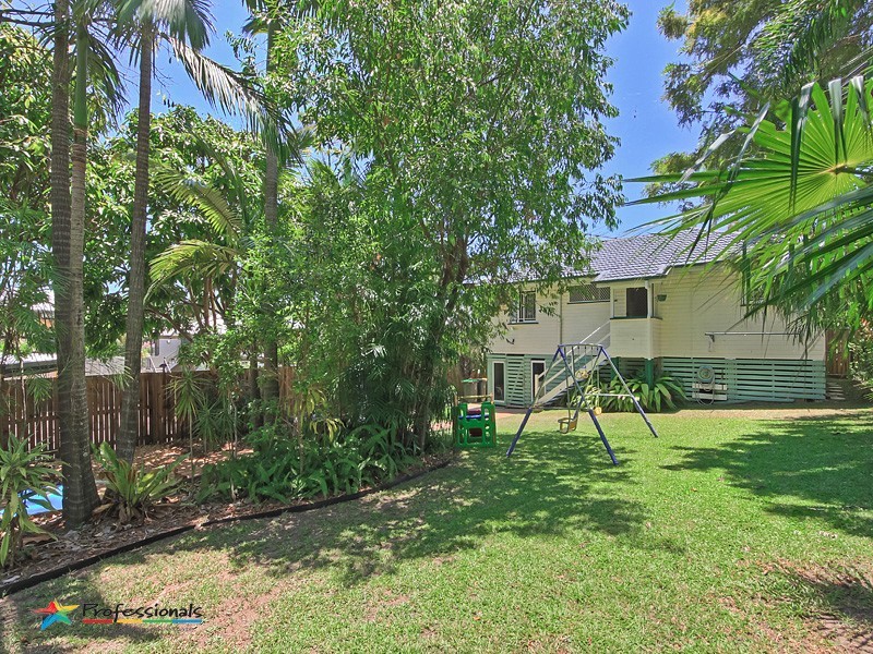 322 Kitchener Road, Stafford Heights QLD 4053