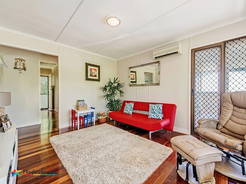 322 Kitchener Road, Stafford Heights QLD 4053