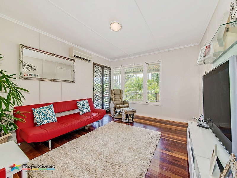 322 Kitchener Road, Stafford Heights QLD 4053