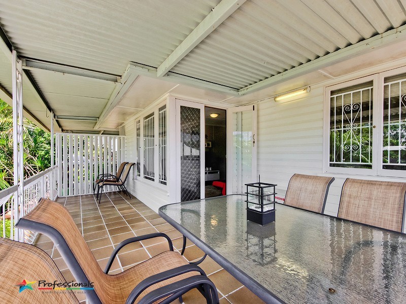 322 Kitchener Road, Stafford Heights QLD 4053