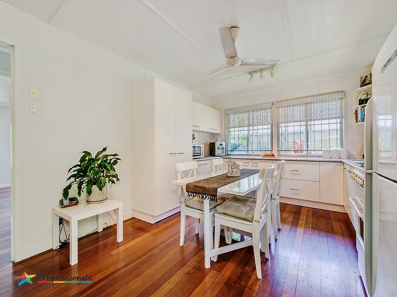 322 Kitchener Road, Stafford Heights QLD 4053