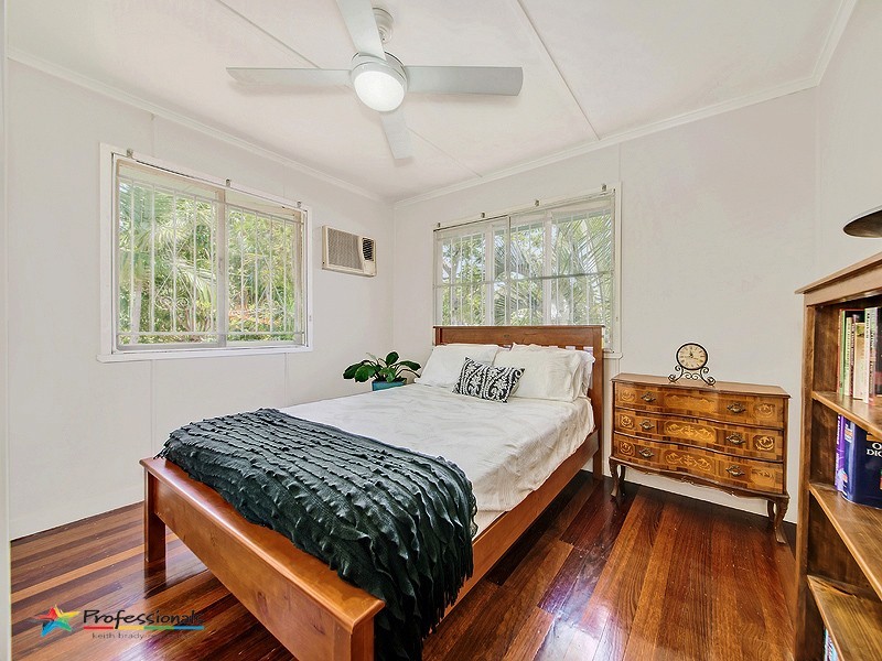 322 Kitchener Road, Stafford Heights QLD 4053