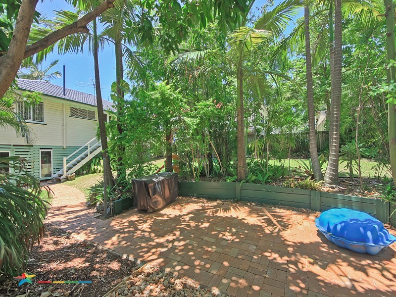 322 Kitchener Road, Stafford Heights QLD 4053