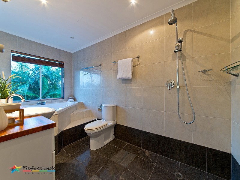 14 Dargie Street, Everton Park QLD 4053