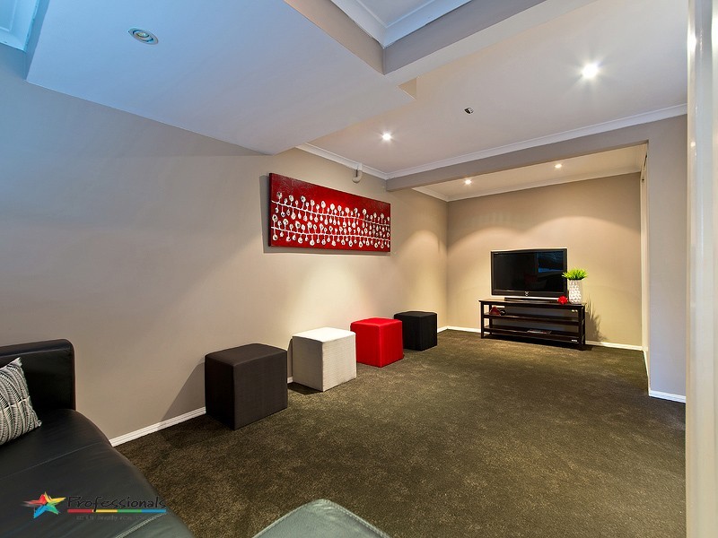 14 Dargie Street, Everton Park QLD 4053