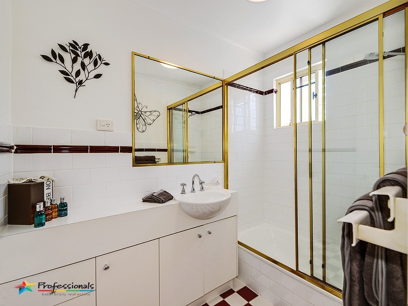 140 Thistle Street, Gordon Park QLD 4031