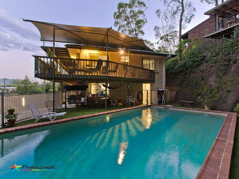 60 Cobbity Crescent, Arana Hills QLD 4054