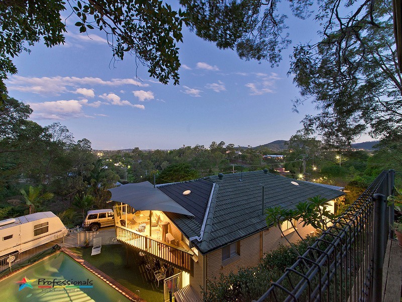 60 Cobbity Crescent, Arana Hills QLD 4054