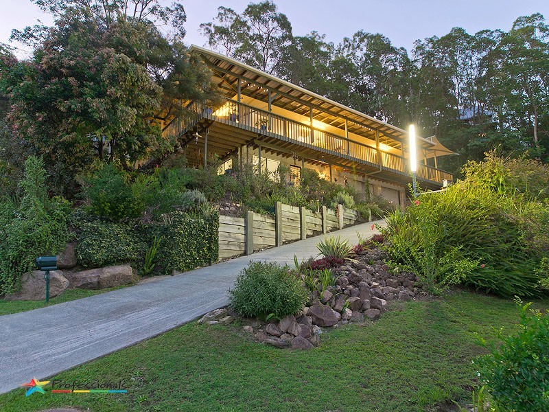 60 Cobbity Crescent, Arana Hills QLD 4054