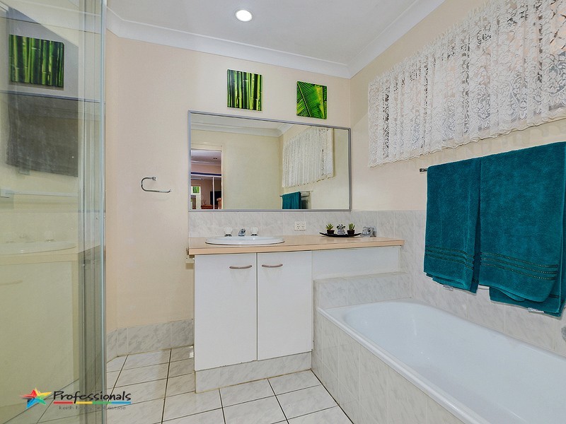 95 View Crescent, Arana Hills QLD 4054