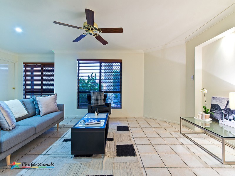 11 Van Dyke Crescent, Mcdowall QLD 4053