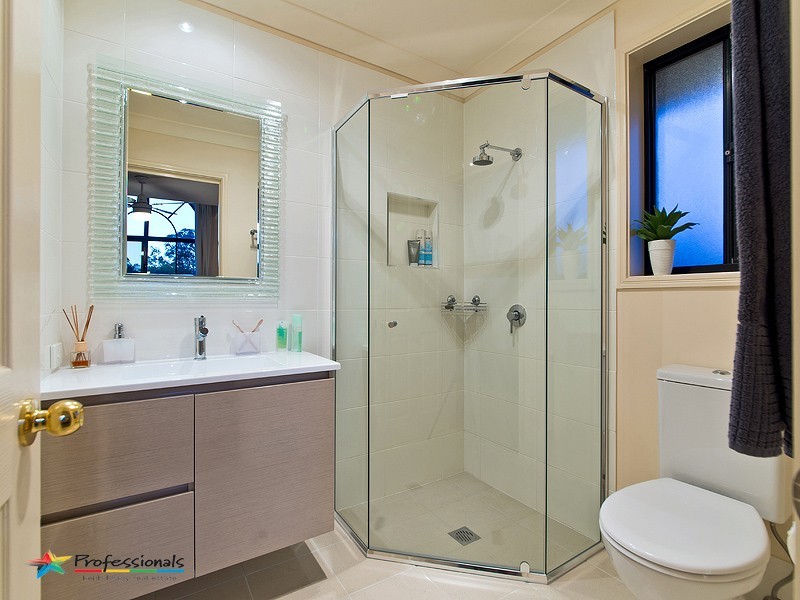 76 Minnelli Place, Mcdowall QLD 4053
